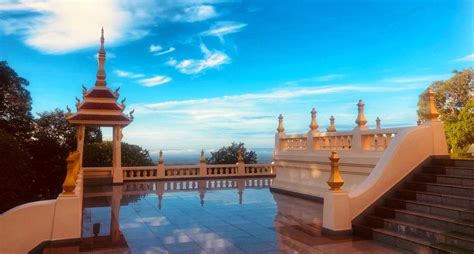  Der Jinghuashan-Tempel: Ein spiritueller Rückzugsort mit atemberaubenden Panoramablicken!