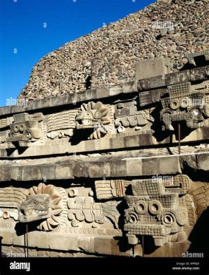  Das Templo de la Serpiente Emplumada: Eine majestätische Pyramide mit uralten Geheimnissen!