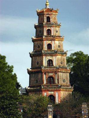  Die Thien Mu Pagode – Ein spiritueller Oasen inmitten der pulsierenden Stadt Hue!